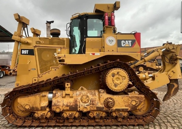 Trator de Esteira Caterpillar D8T ano 2008 - D8T - Máquinas de Linha Amarela