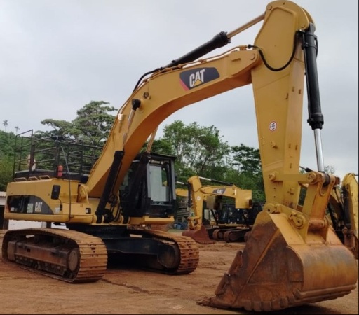Escavadeira Caterpillar 349 ano 2012 - 349 - Máquinas de Linha Amarela