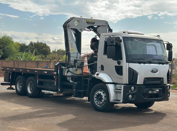 Caminhão Ford CARGO 2429 ano 2014 - CARGO 2429 - Caminhões e Carretas