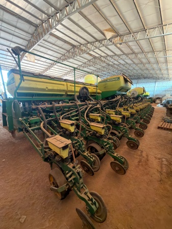Plantadeira John Deere 2130 CCS ano 2015