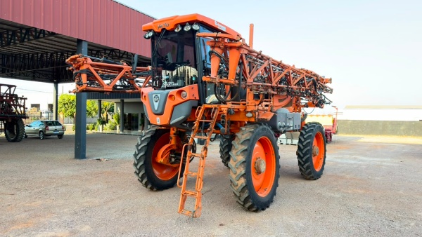 Pulverizador Autopropelido Jacto Uniport 3030 ano 2014