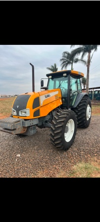 Trator Valtra BM125i ano 2013