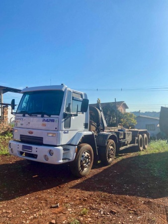 Caminhão Ford CARGO 2428 ano 2009