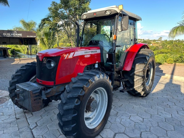 Trator Massey Ferguson MF 4297 ano 2013