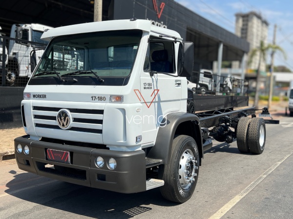 Caminhão Volkswagen 17180 ano 2010