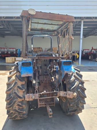 Trator New Holland TT3880 ano 2010