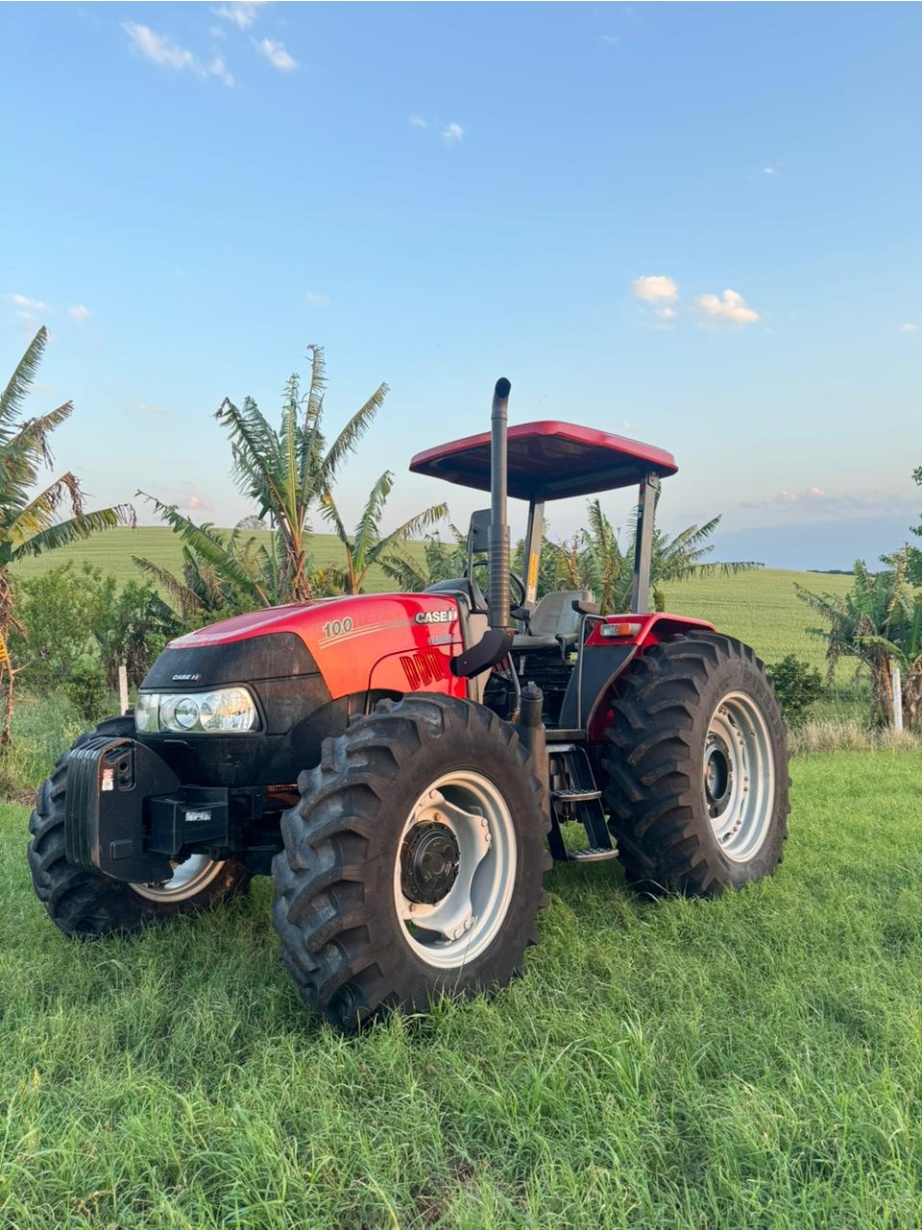 Trator Case Farmall 100 ano 2024