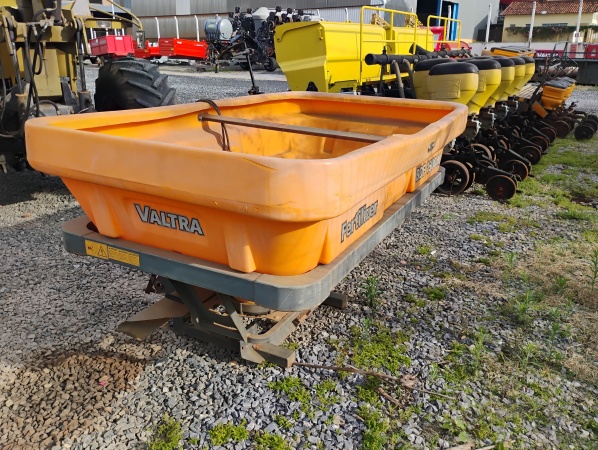 Distribuidor Valtra Distribuidor Adubo ano 2017