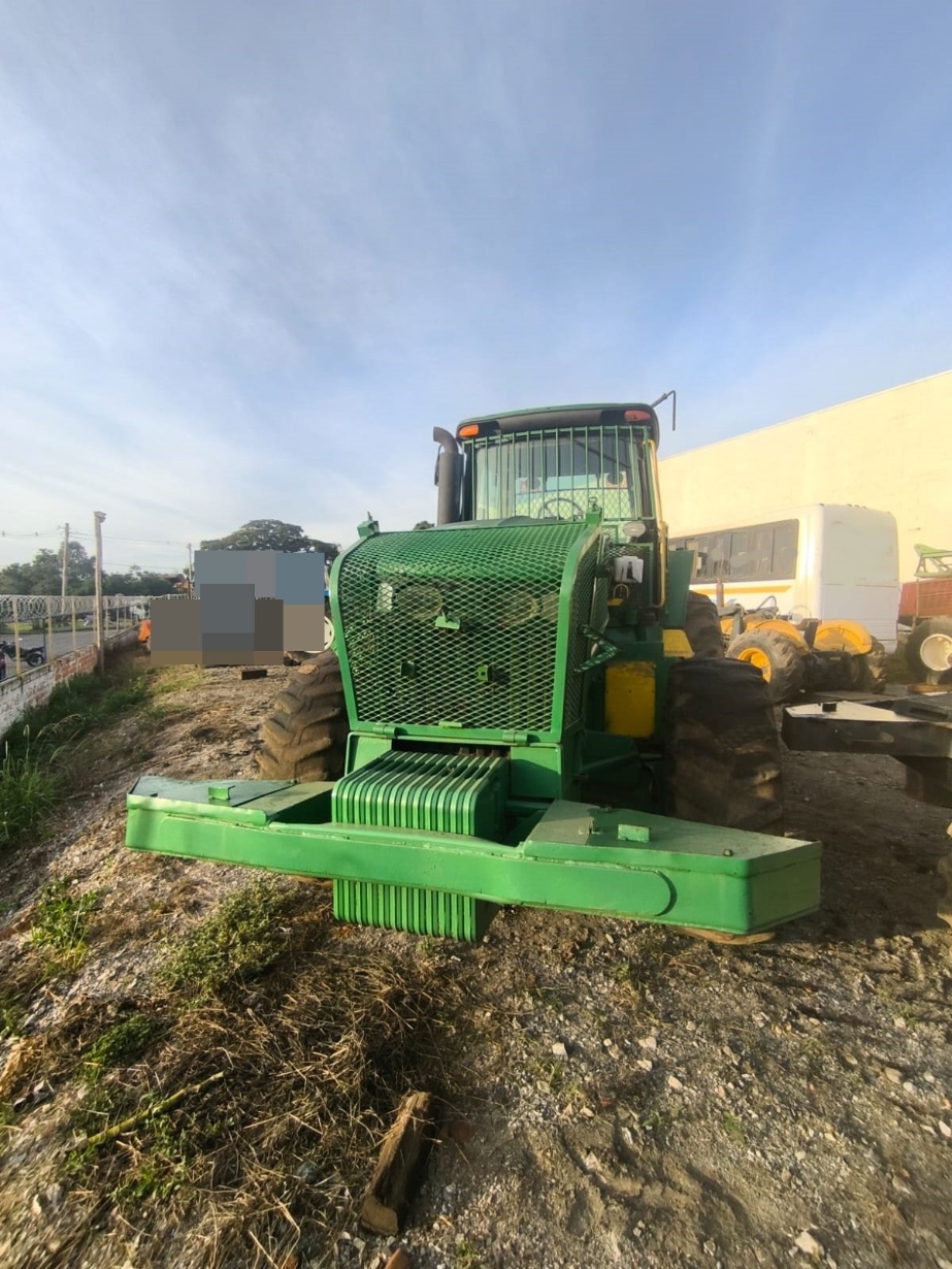 Trator John Deere 7210J ano 2016