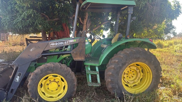 Trator John Deere 5080E ano 2019
