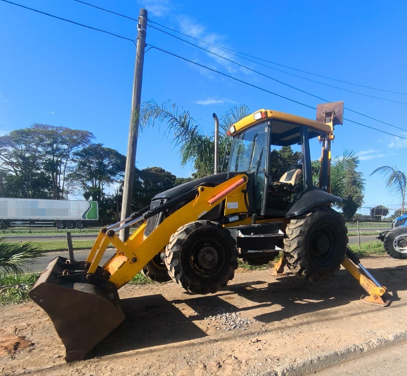Retroescavadeira JCB 3C ano 2011