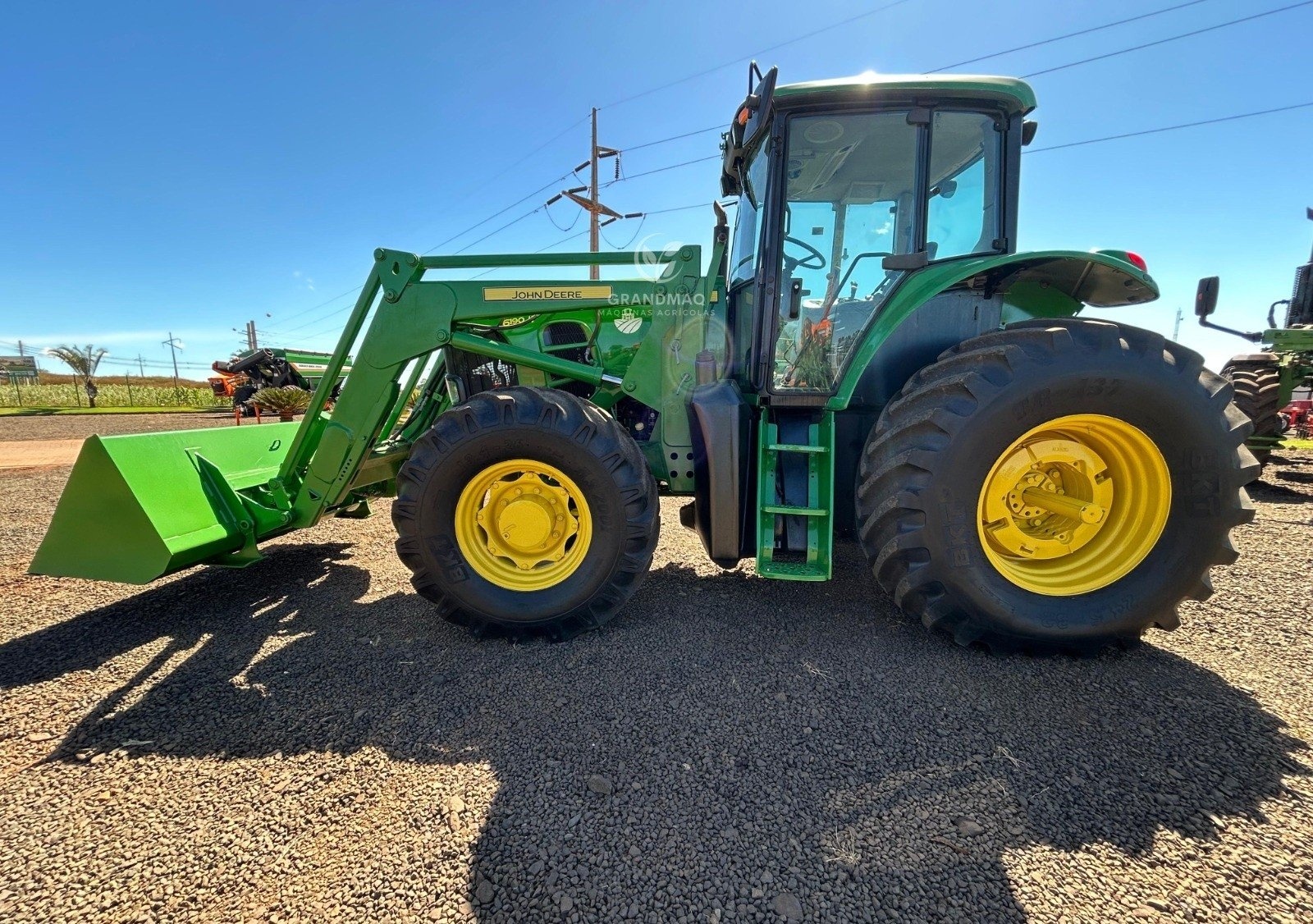Trator John Deere 6190J ano 2017