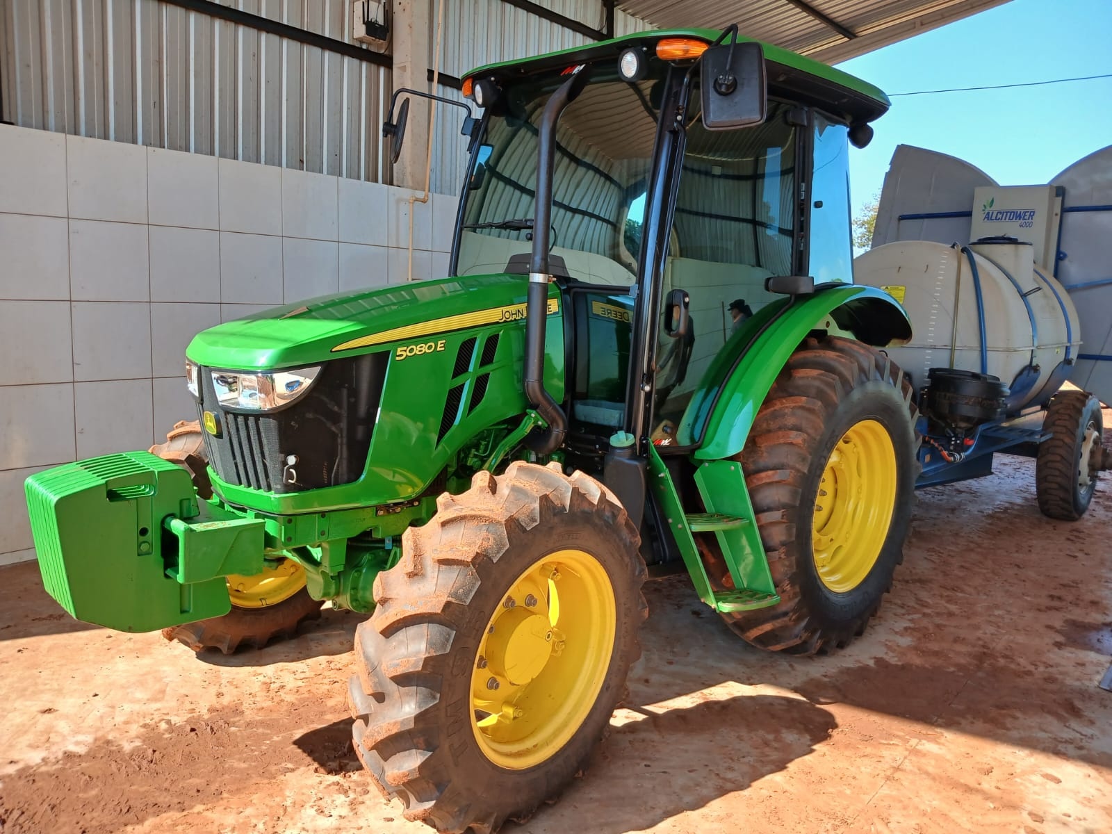 Trator John Deere 5080E ano 2024