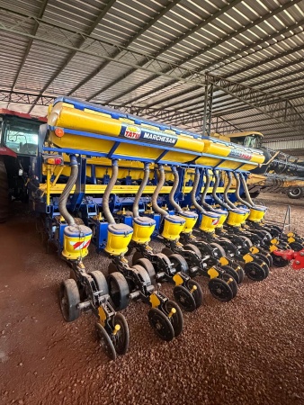 Plantadeira Tatu Marchesan Ultraflex ano 2018