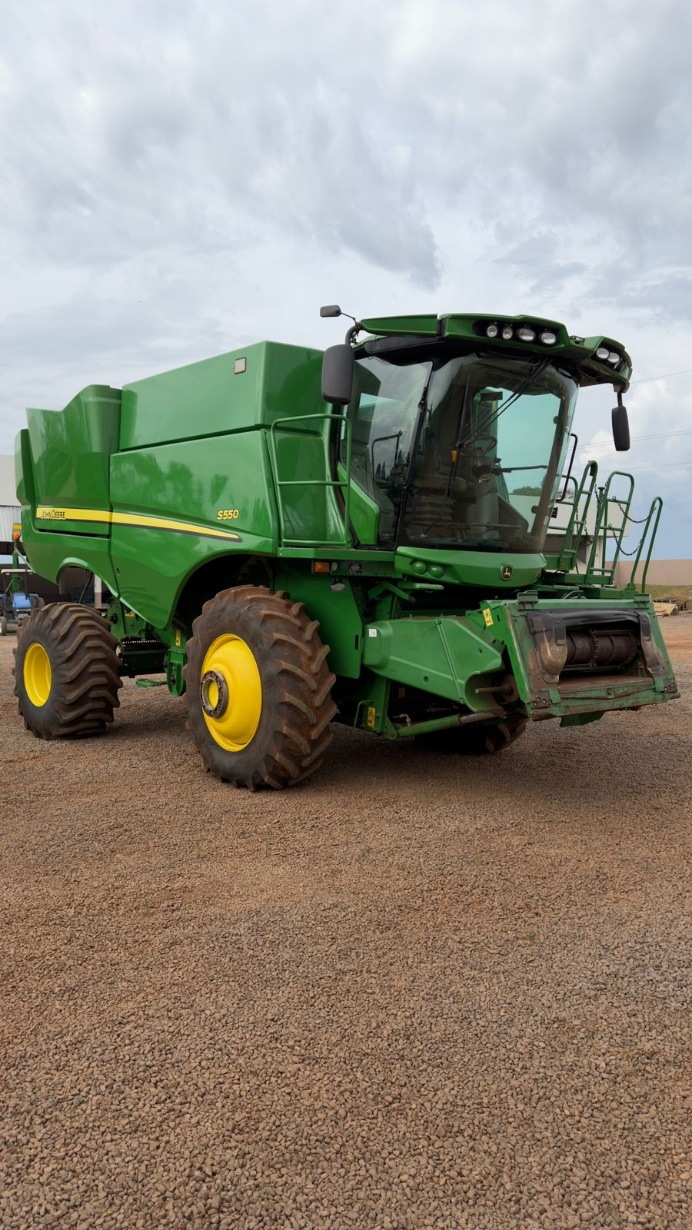 Colheitadeira John Deere S550 ano 2019