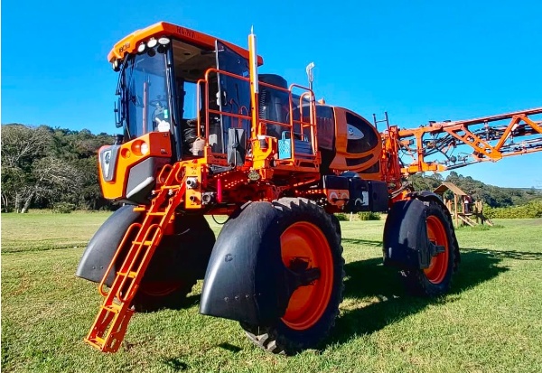 Pulverizador Autopropelido Jacto Uniport 3030 ano 2020