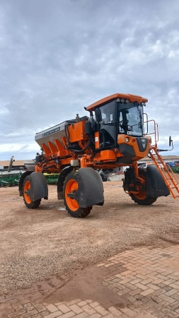 Distribuidor Autopropelido Jacto UNIPORT 5030 ano 2021