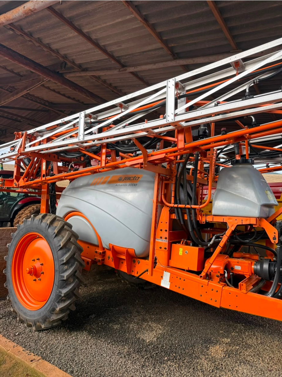 Pulverizador Jacto Advance 3000 AM24 ano 2020