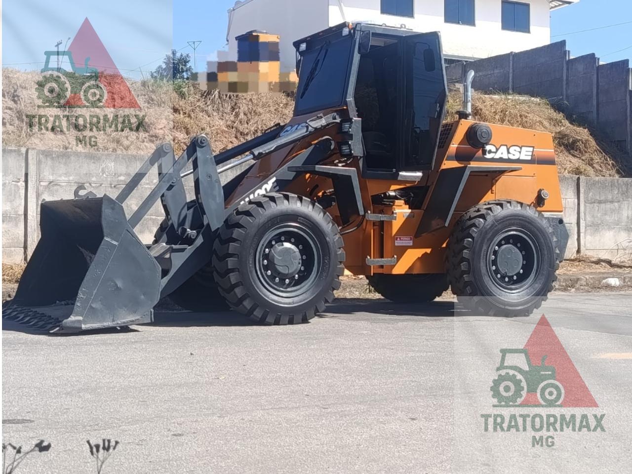 Pá Carregadeira Case W20E ano 2003