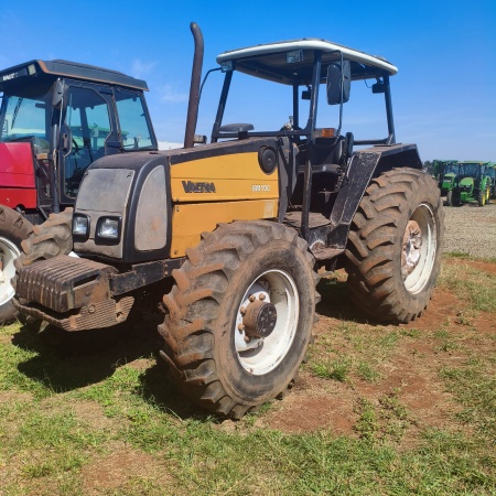 Trator Valtra BM 100 ano 2001