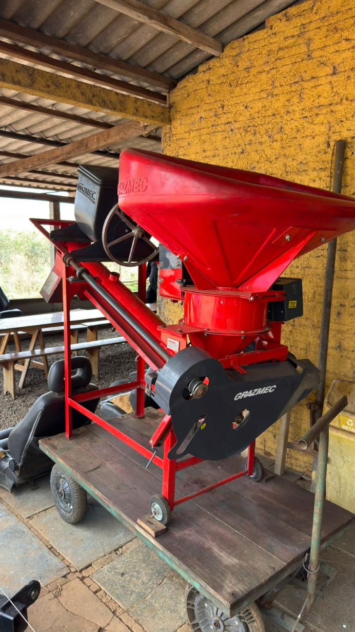 Tratadora de Sementes Grazmec MTS 120 Spray System ano 2012