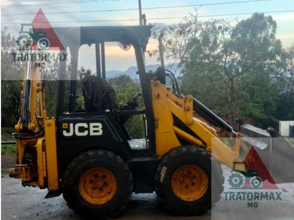 Mini Retroescavadeira JCB 1CX ano 2012