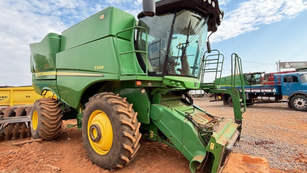 Colheitadeira John Deere S540 ano 2014