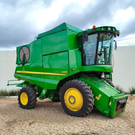 Colheitadeira John Deere S440 ano 2019