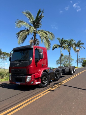 Caminhão Volvo VM 330 ano 2022