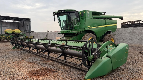 Colheitadeira John Deere S660 ano 2014