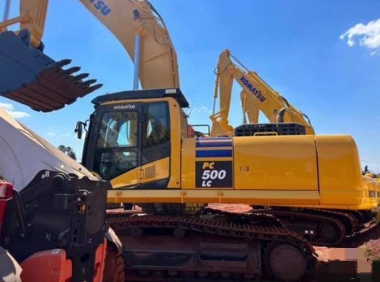 Escavadeira Komatsu PC500 ano 2023