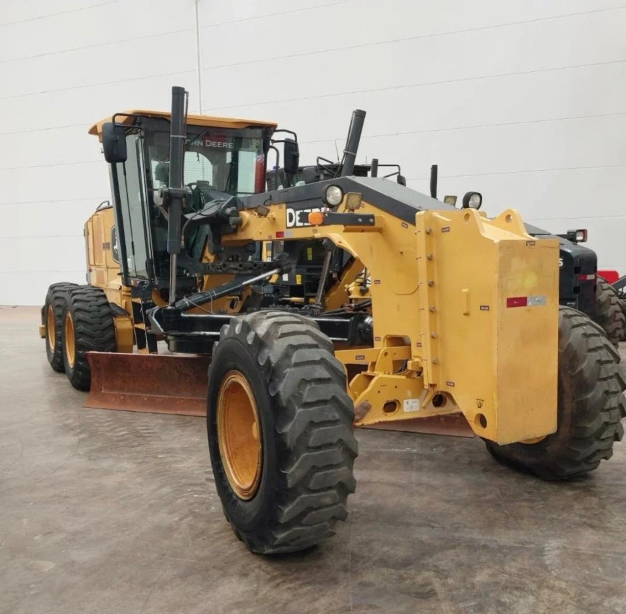 Motoniveladora John Deere 620G ano 2023