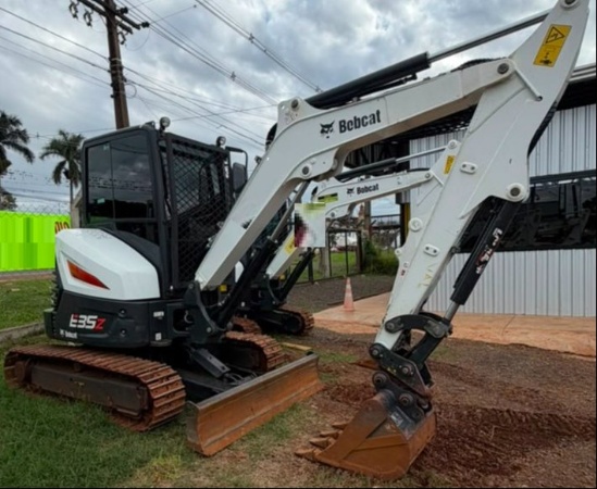 Mini Escavadeira Bobcat E35Z ano 2024