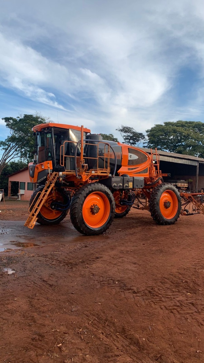 Pulverizador Autopropelido Jacto Uniport 3030 ano 2014