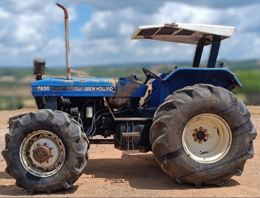 Trator New Holland 7630 ano 2003