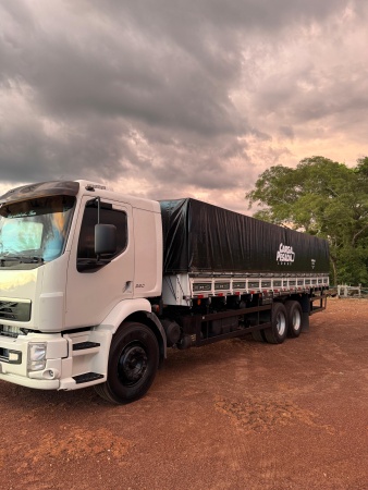 Caminhão Volvo vm 260 ano 2011