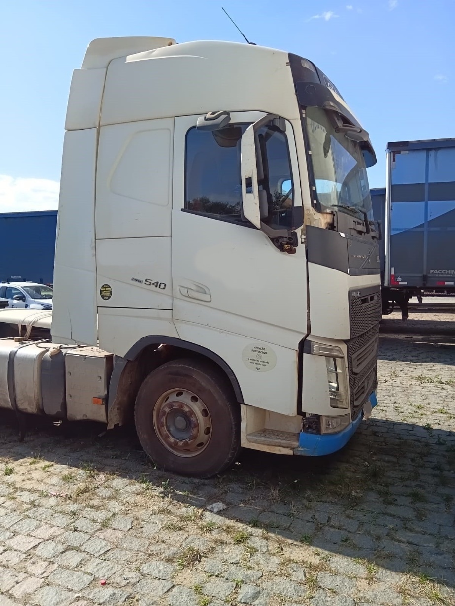 Caminhão Volvo FH 540 ano 2021