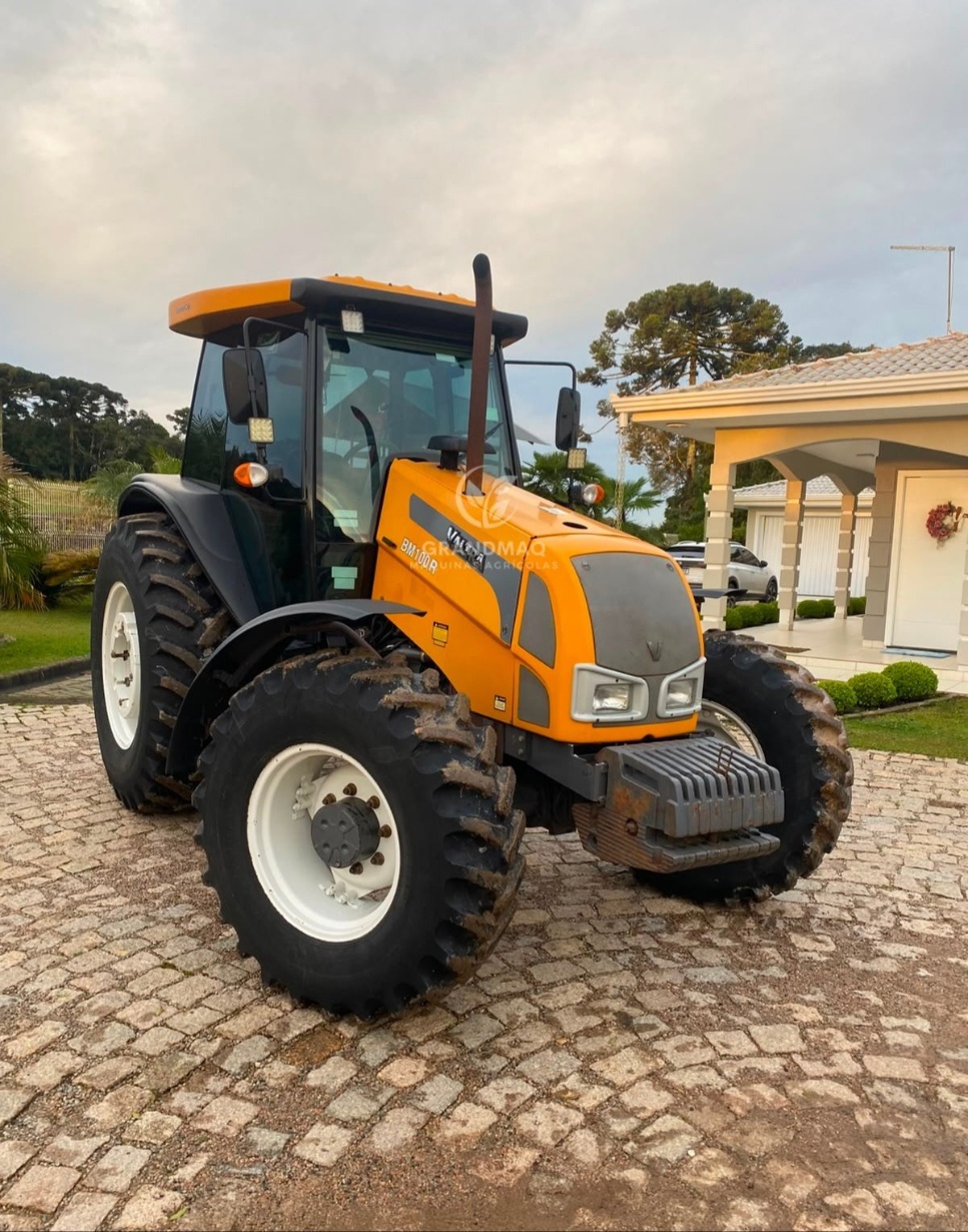 Trator Valtra BM 100 ano 2018