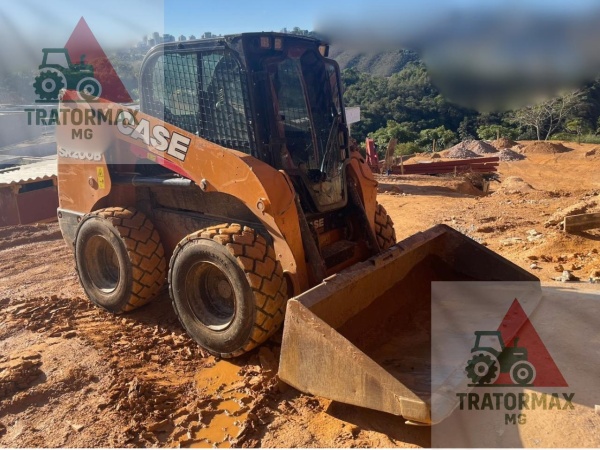 Mini Carregadeira Case SR200B ano 2024
