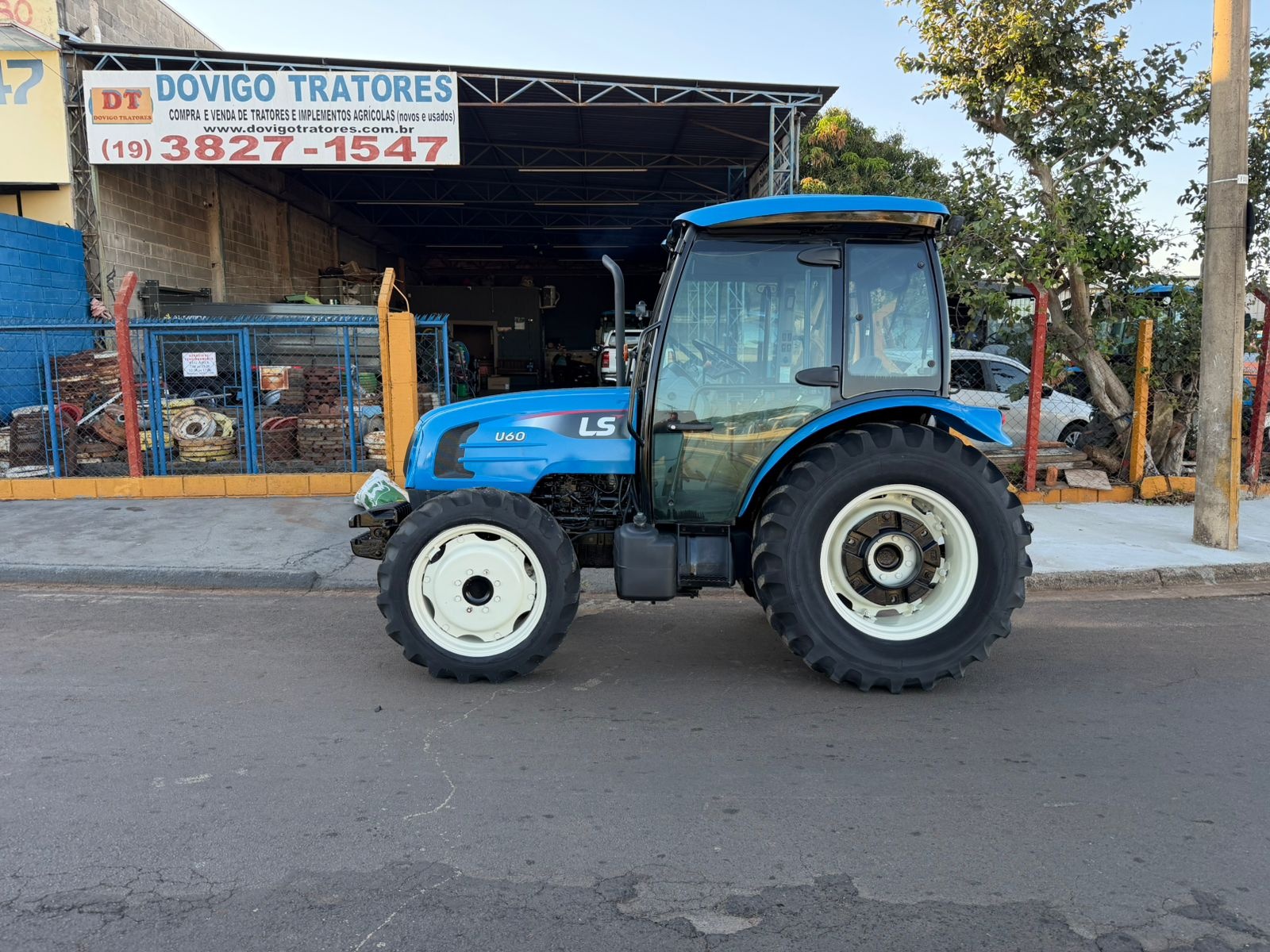 Trator LS Tractor U60 ano 2017