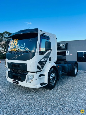 Caminhão Volvo VM 330 ano 2015