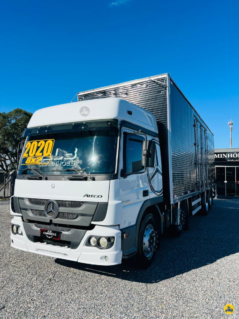 Caminhão Mercedes Benz Atego 3030 Bitruck ano 2020