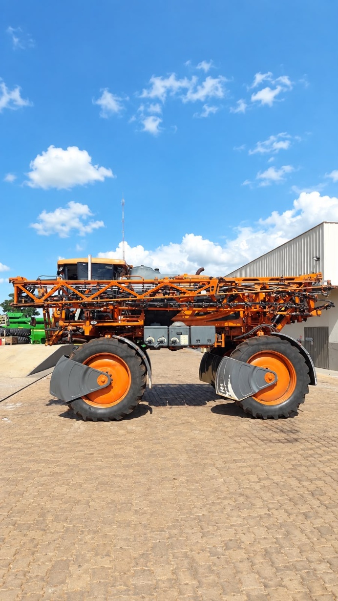 Pulverizador Autopropelido Jacto Uniport 3030 ano 2015