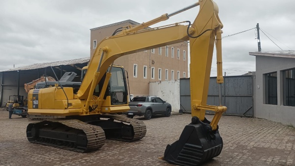 Escavadeira Komatsu PC160-LC ano 2011