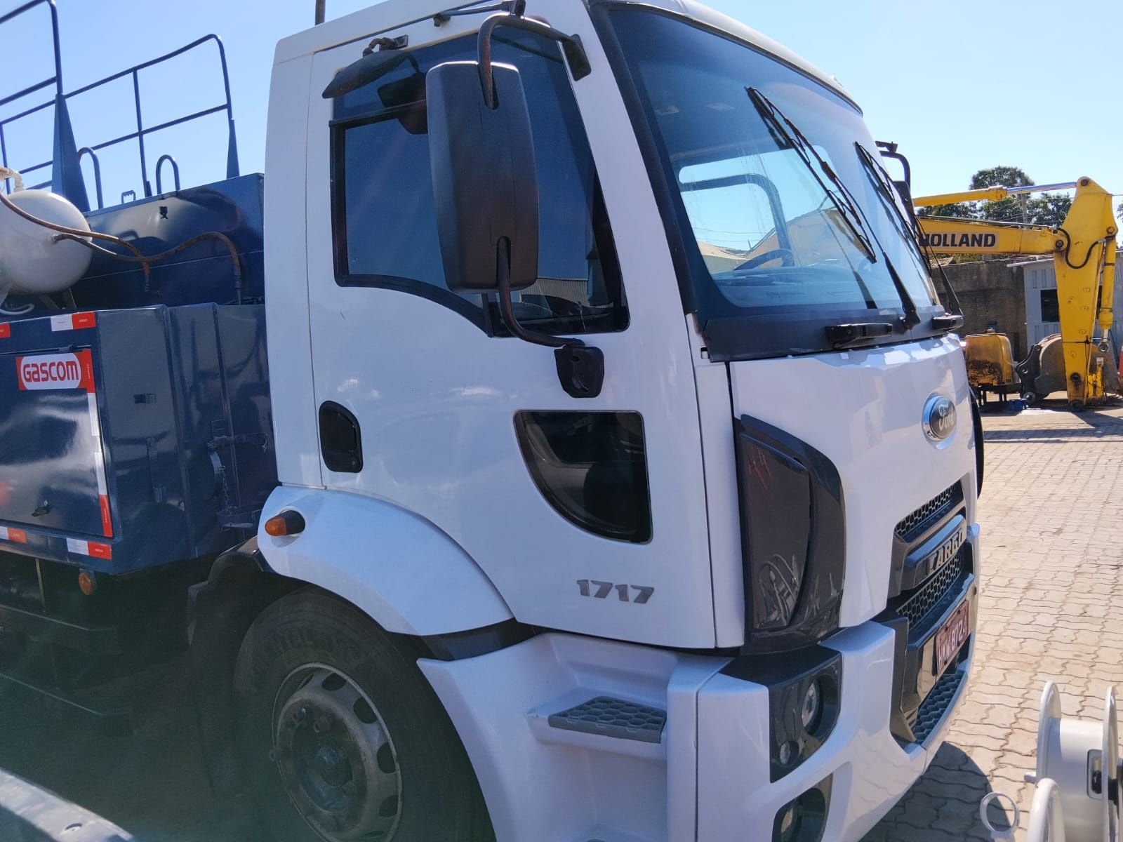 Caminhão Ford CARGO 1717 ano 2012