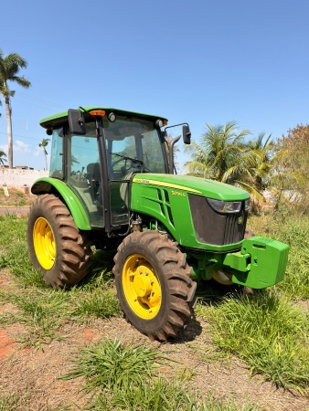 Trator John Deere 5090E ano 2022