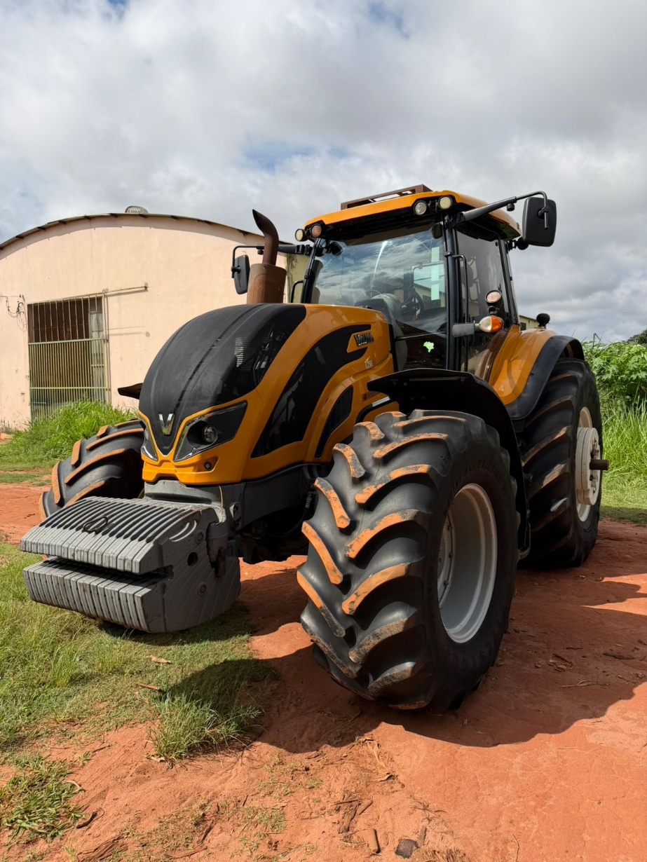 Trator Valtra T250 CVT ano 2018