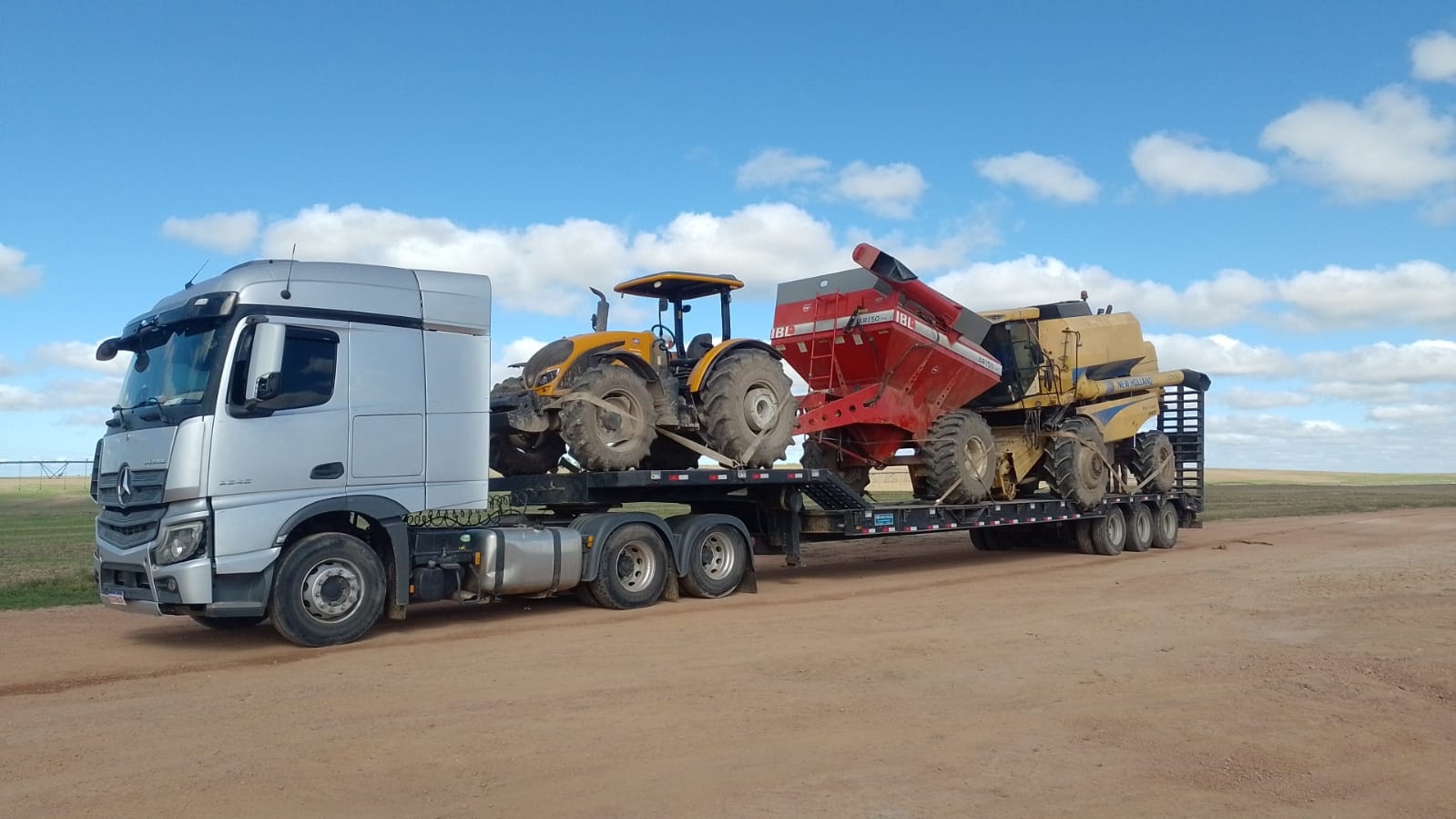 Caminhão Mercedes Benz Actros 2548 ano 2021