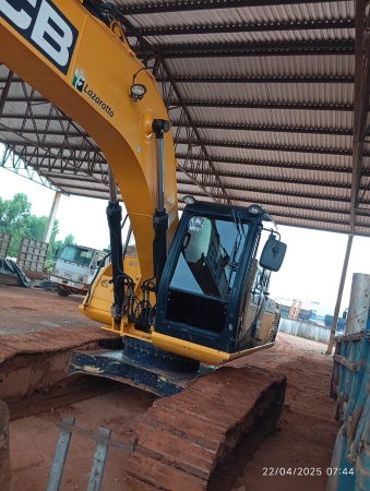 Escavadeira JCB JS220 ano 2020