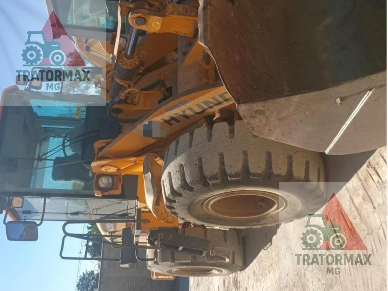 Pá Carregadeira Hyundai HL757-7A ano 2012